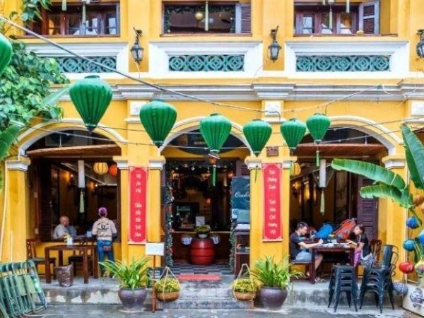 Pick restaurants near your itinerary